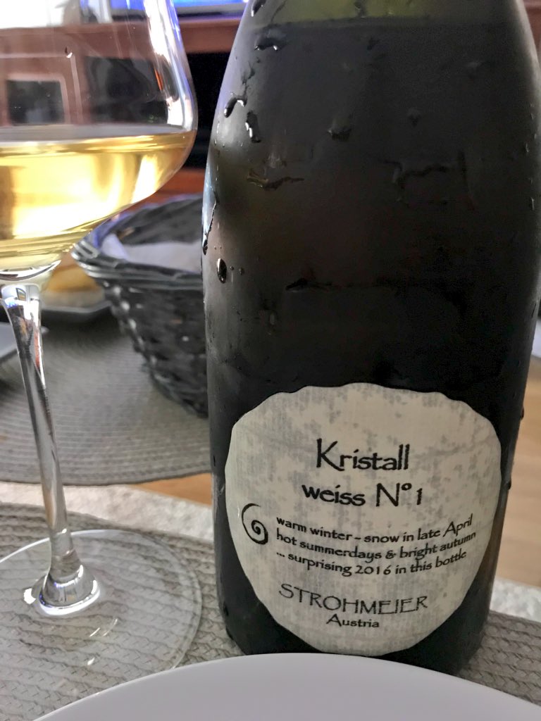 aol_ortizde1's tweet photo. Ojalá gane España pero hoy lo unico seguro es que estoy disfrutando de un magnifico vino de #strohmeier https://t.co/oCxXos9zNF