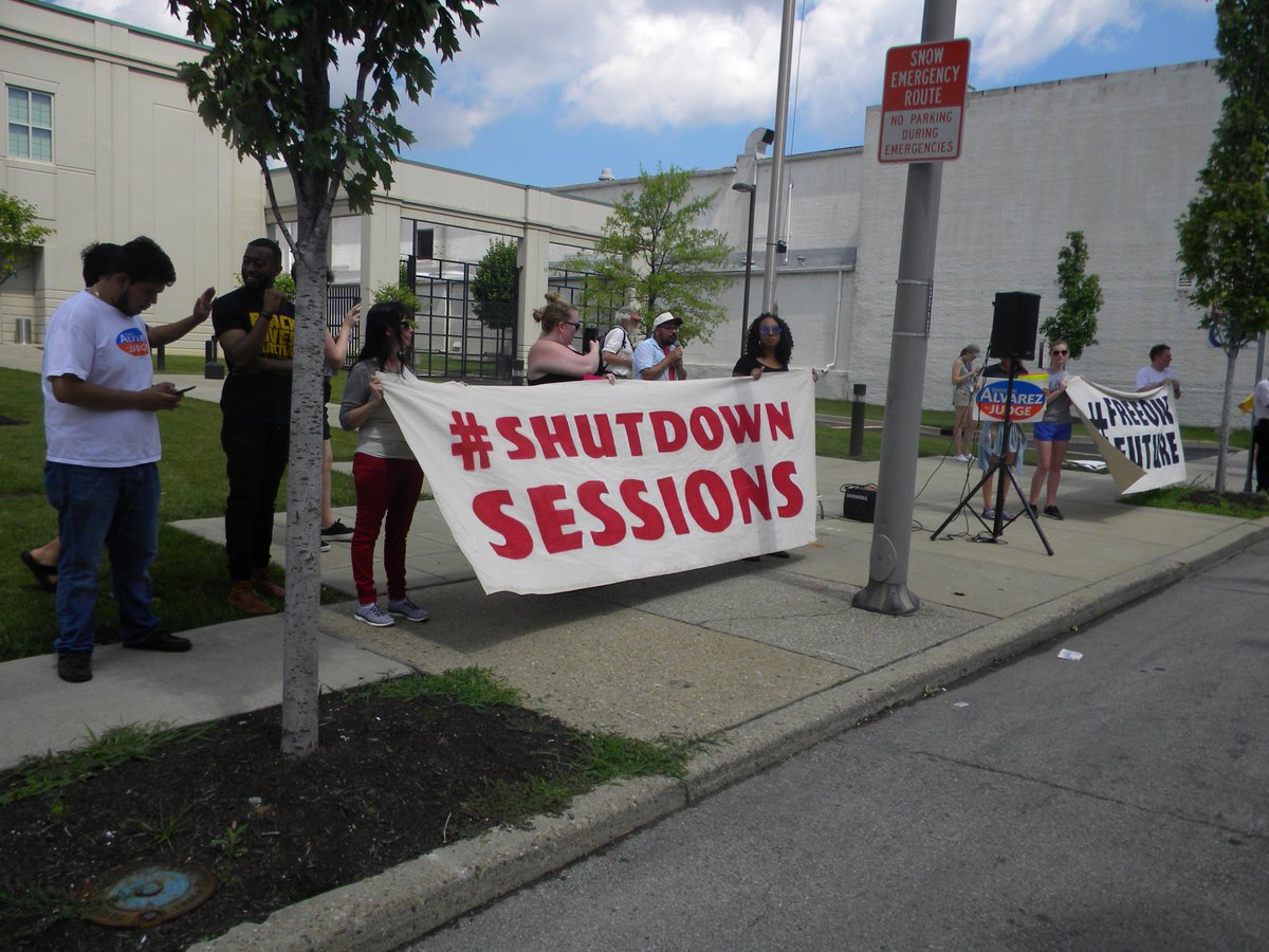 Tree_Spirit's tweet image. Marching against @RealDonad_Trump 's shit policy .
#fightthepower #ShutDownSessions #AbolishICE #FamiliesBelongTogetherMarch