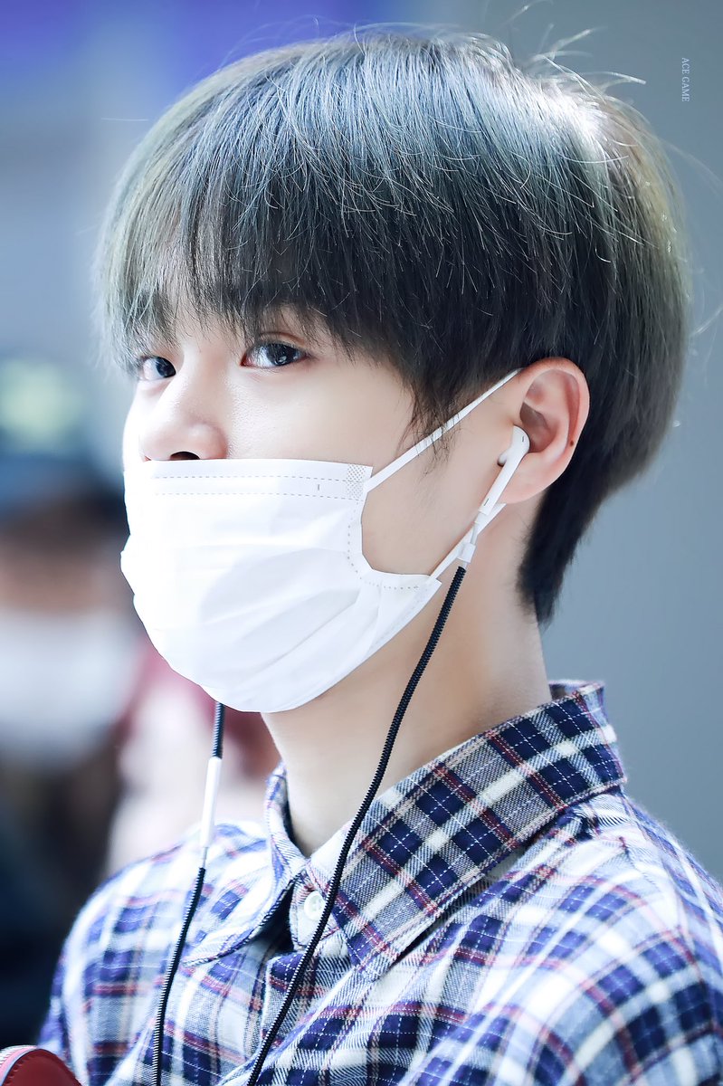 ACEGAME_DH's tweet photo. 180630 수고했어> <💖 #이대휘 #워너원 #WANNAONE https://t.co/SsVyVkPGCe