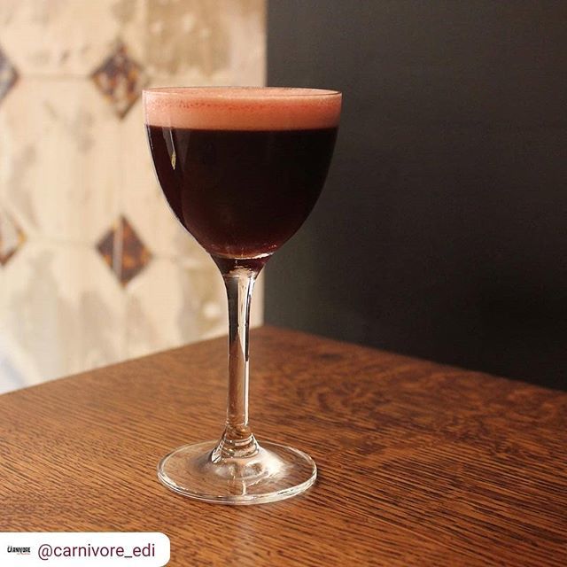 AelderElixir's tweet photo. #Repost #cheers @carnivore_edi ・・・ Getting in the mood for the weekend with Red Morning Light. Aelder Elderberry Elixir, Aperol, Peychaud’s bitters &amp; citrus. 🐷
.
.
.
.
#carnivore #carnivoreedinburgh #thecarnivore #thisisedinburgh #cowgate #cocktail #… https://t.co/WNbi1BVhk6 https://t.co/h3SfTFfUwk