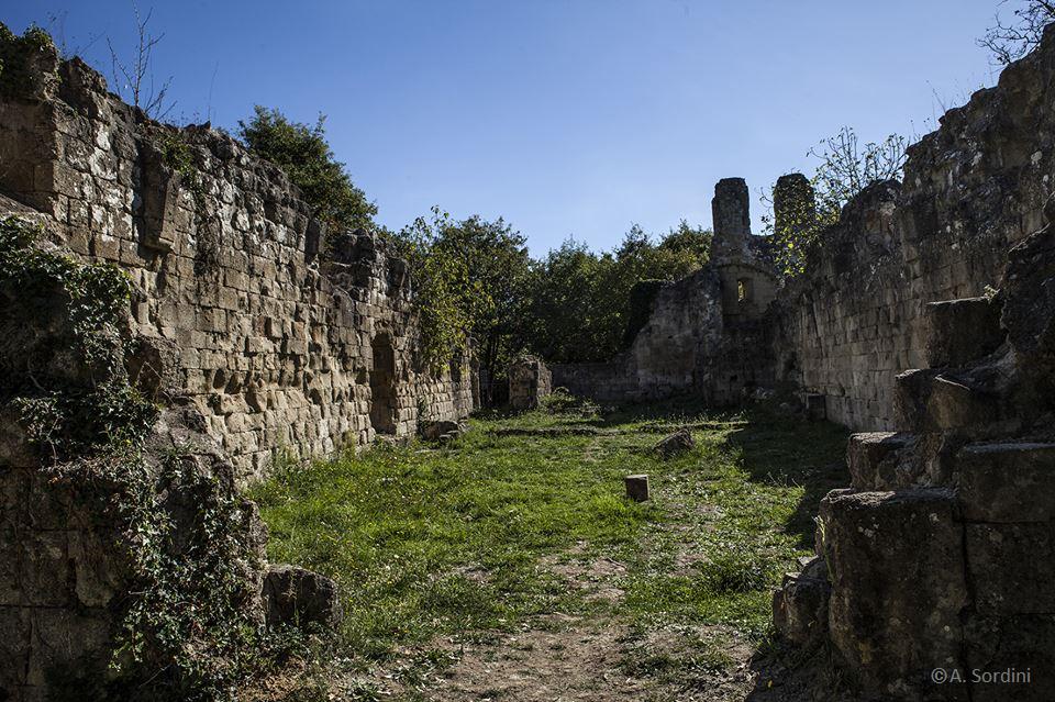 Sorano, Maremma

Vitozza: la città perduta.

...the lost town.

Foto: Alessandro Sordini

#maremma #toscana #tuscany #sorano #vitozza #lacittaperduta #archeologia #storia #archeology #history #traveltoitaly #italy #travel

facebook.com/MaremmaSpringA…