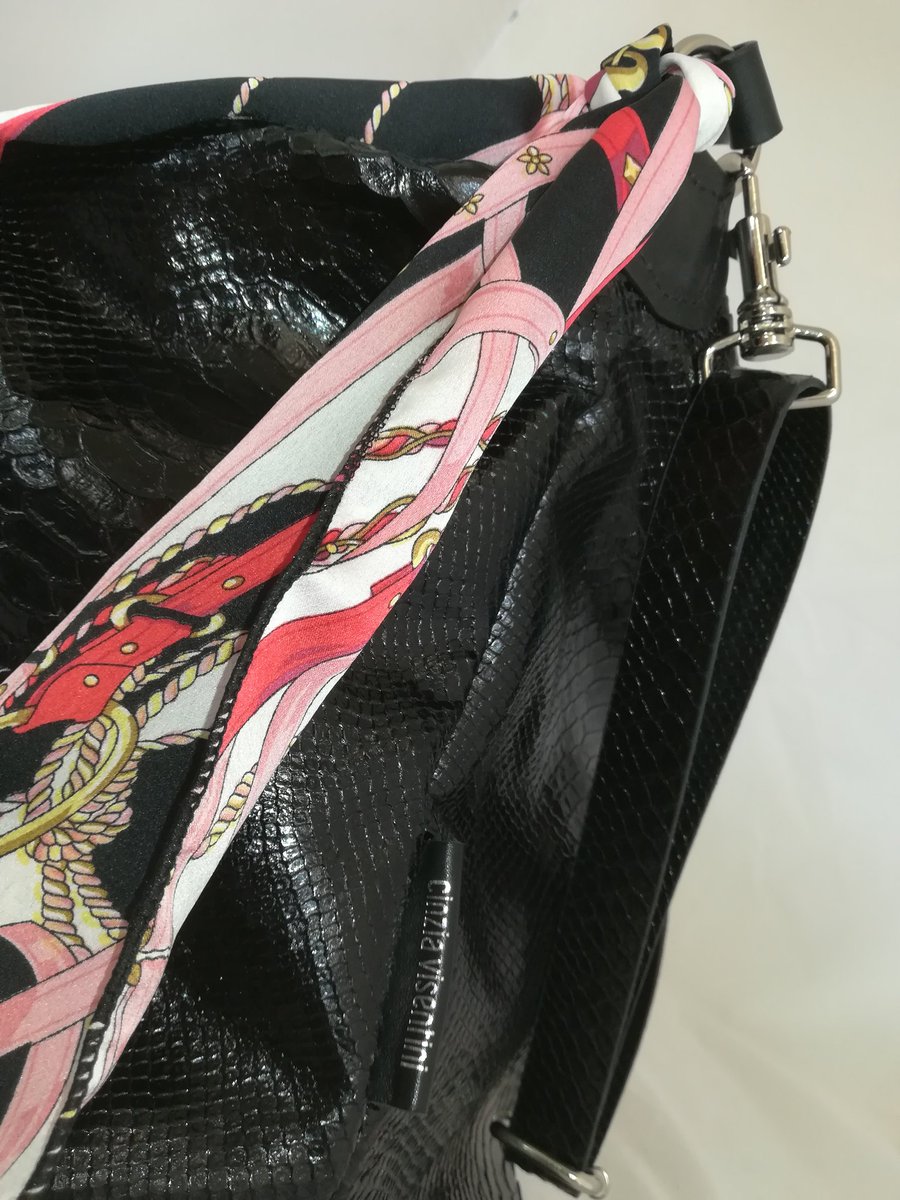 cinziavisentin2's tweet image. #Interchangeble #bag #AW18 #verapelle #handmade #madeinitaly #by #info.cinziavisentini@.it