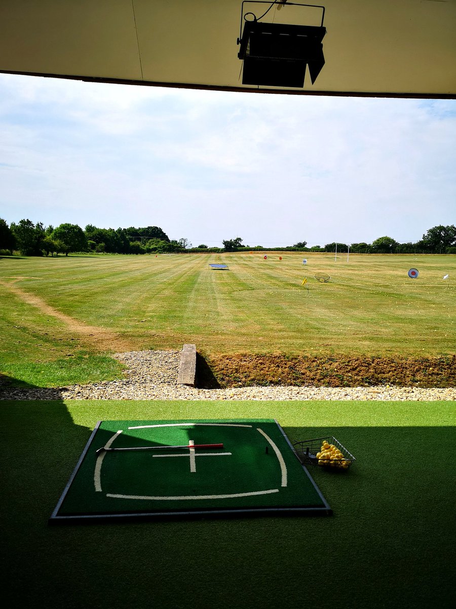 Love the view from my "office" <a href="/WitneyLakes/">Witney Lakes Resort</a> I'm trying to hit that trampoline before my next lesson gets here! 😁⛳