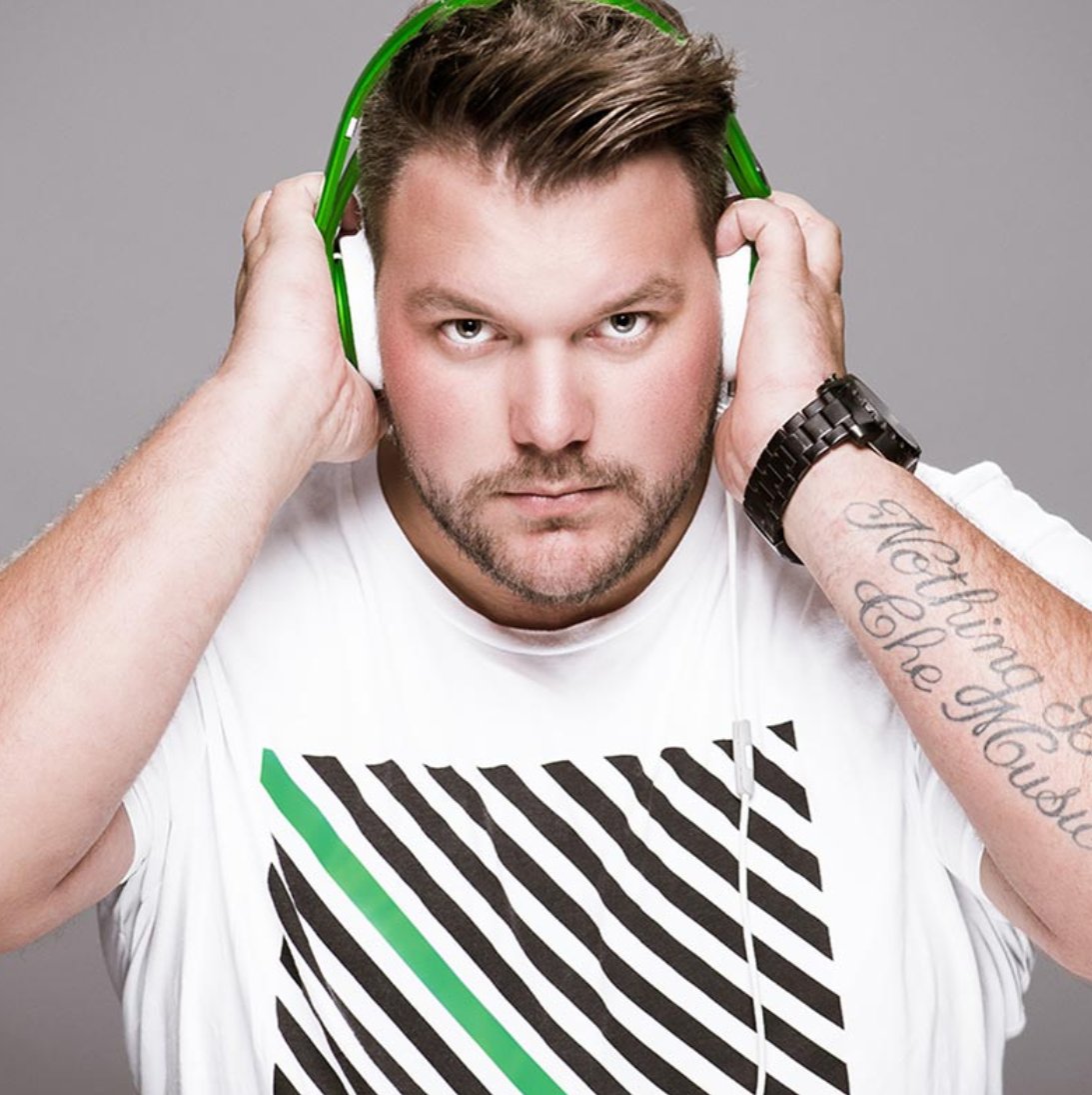 Productions110's tweet image. DJ Florum (DJ de Keen'V) tu as été top  !!!!!