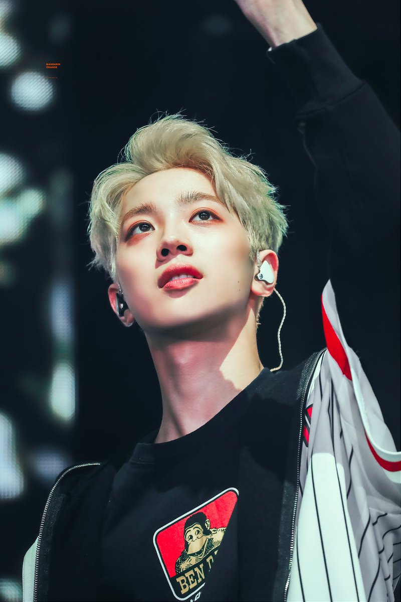 .`•.¸.•´ ★ 
¸.•´.•´¨) ¸.•¨) 
(¸.•´(¸.•´ (¸.•¨¯`* ★  #라이관린