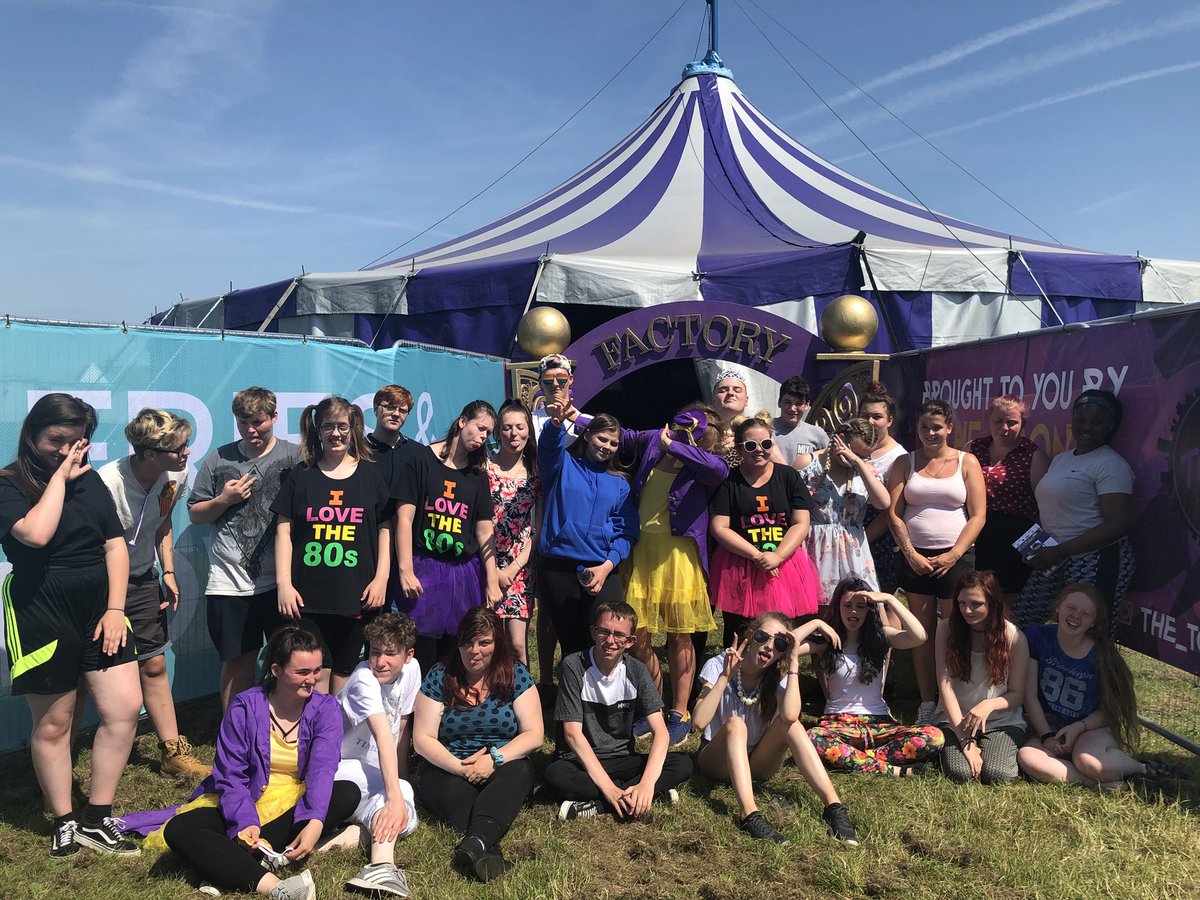 The_toon2's tweet photo. Our young volunteers have been working on #Toon18 since Easter through an intense training programme including their peer educator training, sexual health, domestic violence, LGBT awareness, sexual health, drugs and alcohol and much more @youthbeatz1 #YB18 #YB2018 #TeamToon https://t.co/zUVRWwYEox