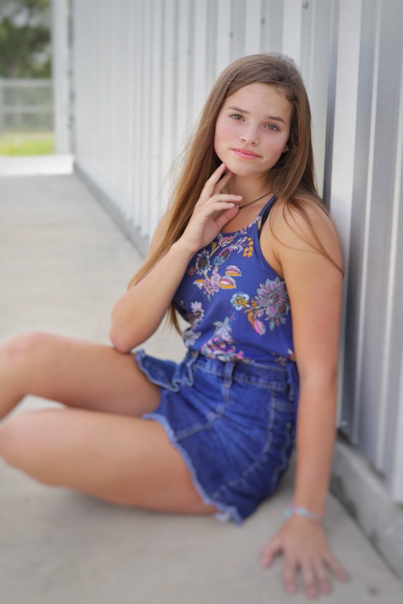MoPhotosTX's tweet photo. I have to do something while I am waiting for the games to start. A different day and I grabbed another players sister. Yesterday was Cayla, today Kendyl

Kendyl!

Class of 2022!

#Kendyl #portraits #seniorphotographer https://t.co/0IchYP8P2H