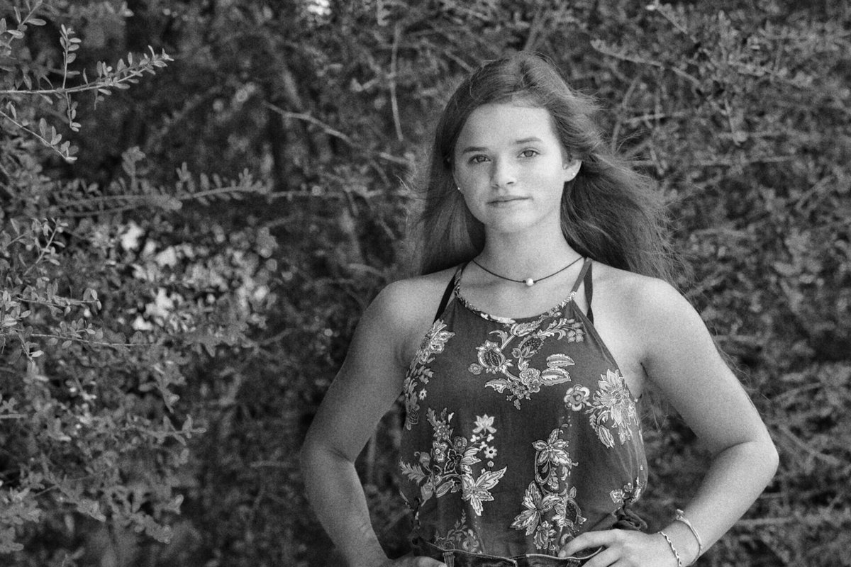 MoPhotosTX's tweet photo. I have to do something while I am waiting for the games to start. A different day and I grabbed another players sister. Yesterday was Cayla, today Kendyl

Kendyl!

Class of 2022!

#Kendyl #portraits #seniorphotographer https://t.co/Hc1kqMscon