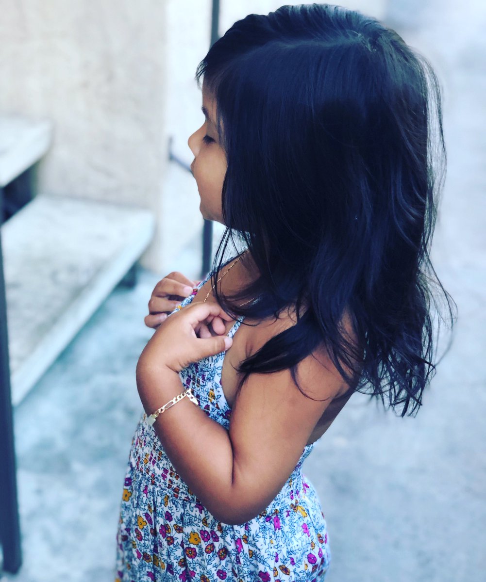 Mia's Pretty Little World tweet media