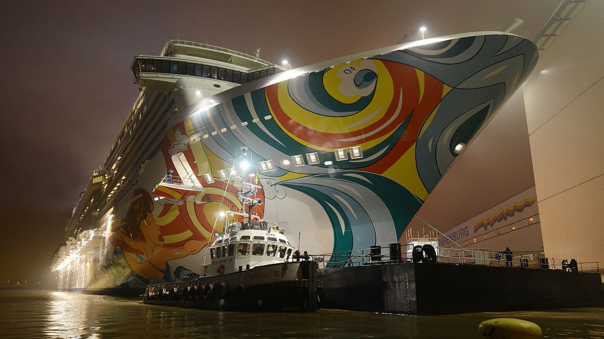 Cruise ship rescues worker who went overboard from another cruise ship bit.ly/2lLMPUC https://t.co/ANVItxOMRP