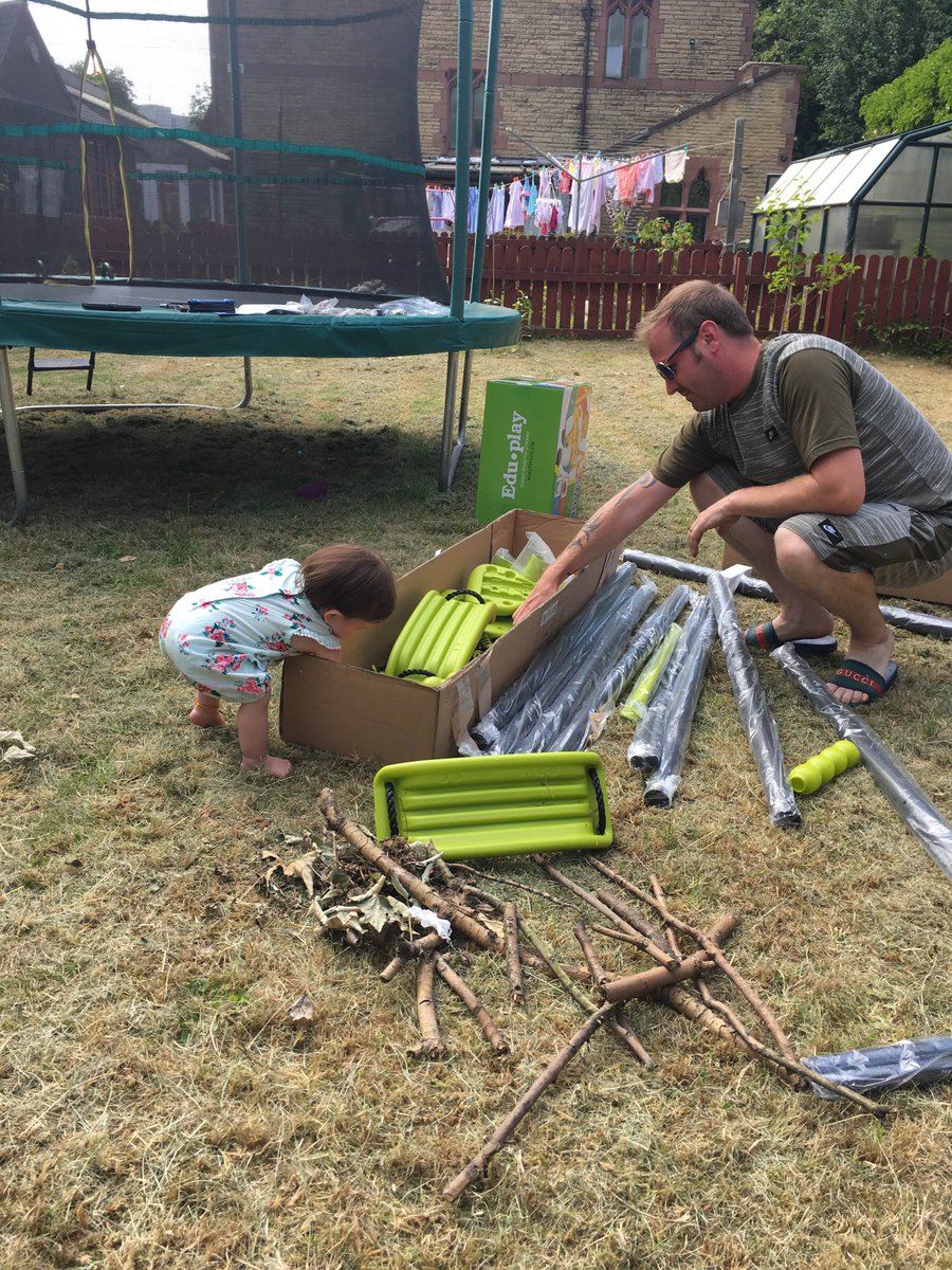 inigma66's tweet image. The baby is helping her daddy build her swing set for her birthday next week 😍👌👏😁 #Daddyanddaughter #AllAboutTheKids #AllFun #AllMine #Whilstiwatch #WakeUpWithASmile #KeepLiving