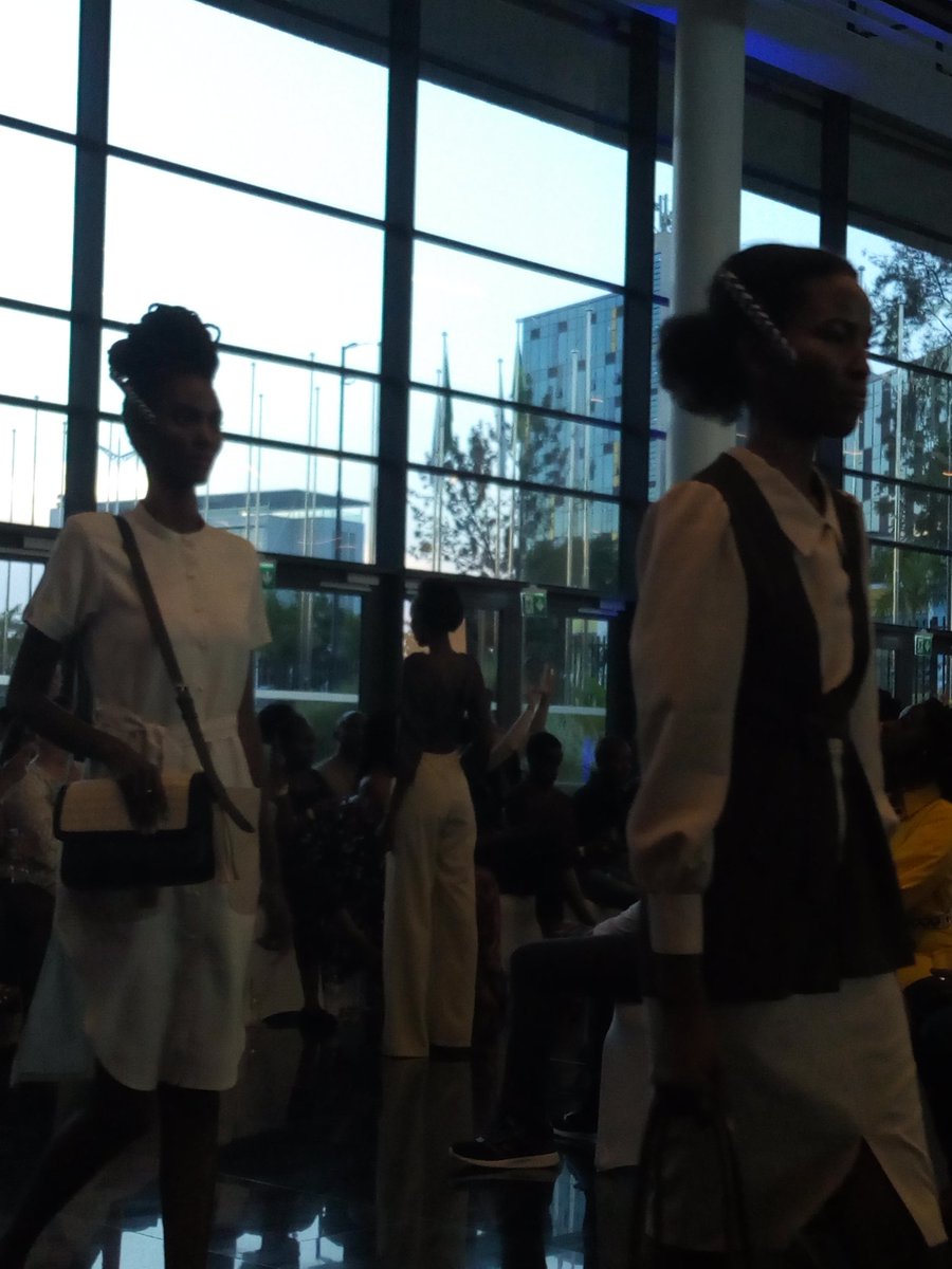 JackieLumbasi's tweet photo. #COLLECTIVERw2018 #CollectiveRWFashionWeek @ikisraela @TherealKwizera @LindaNdungutse @HouseOfTayo https://t.co/FaE9oIIsCD