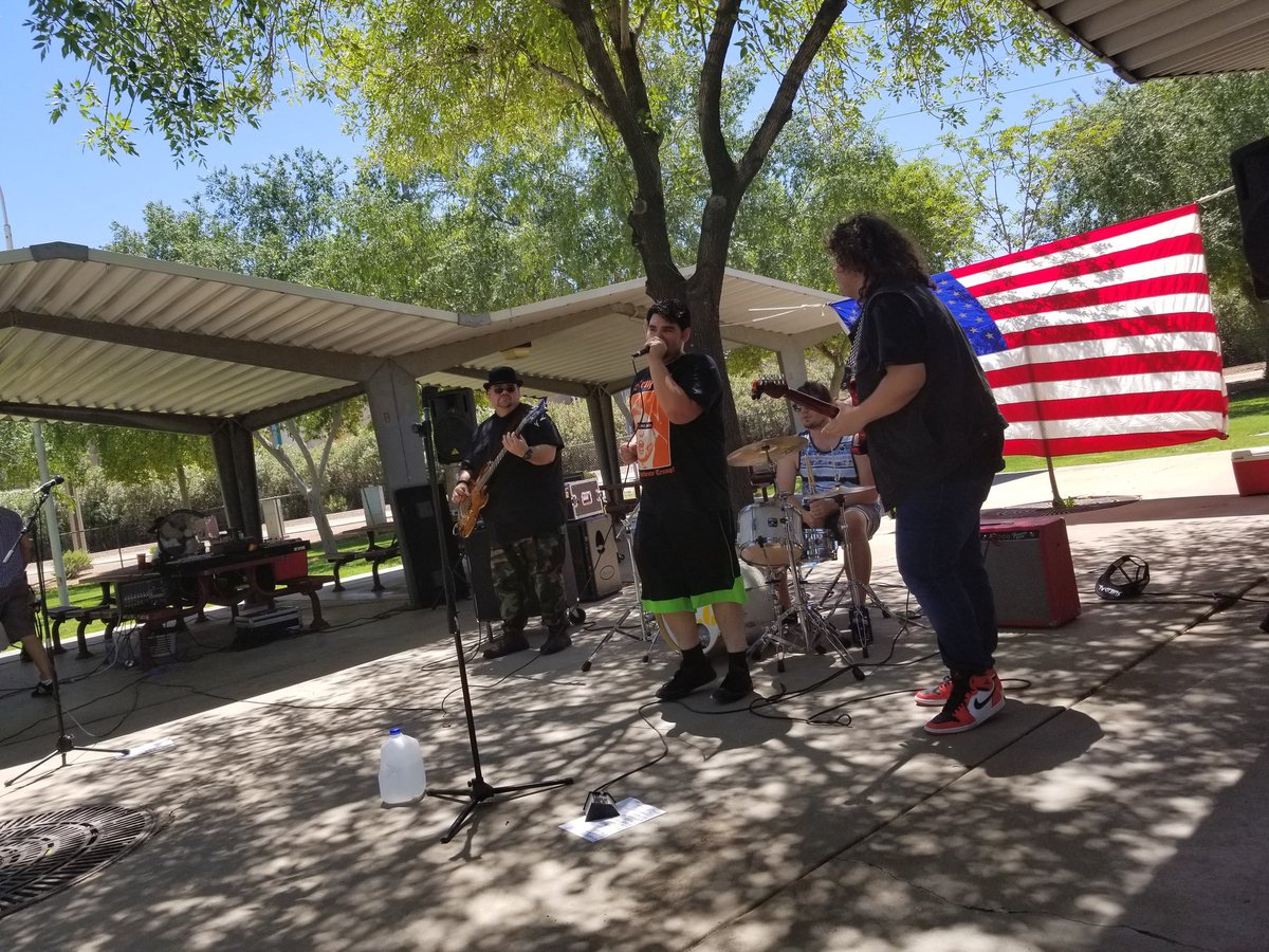 SimpleMalAZ's tweet photo. From yesterday's show #simplemalfunction #claymistler #danielmistler #bowcat #asswipejunkies #thegolashes #uselesssociety #rageandpeace #marchtodecember #brainzap #independenceday #bbq #kiwanispark #allages #freeshow #localaz #azpunk #punkrock #hardcorepunk #surfpunk #grunge https://t.co/zWQTCGPySs