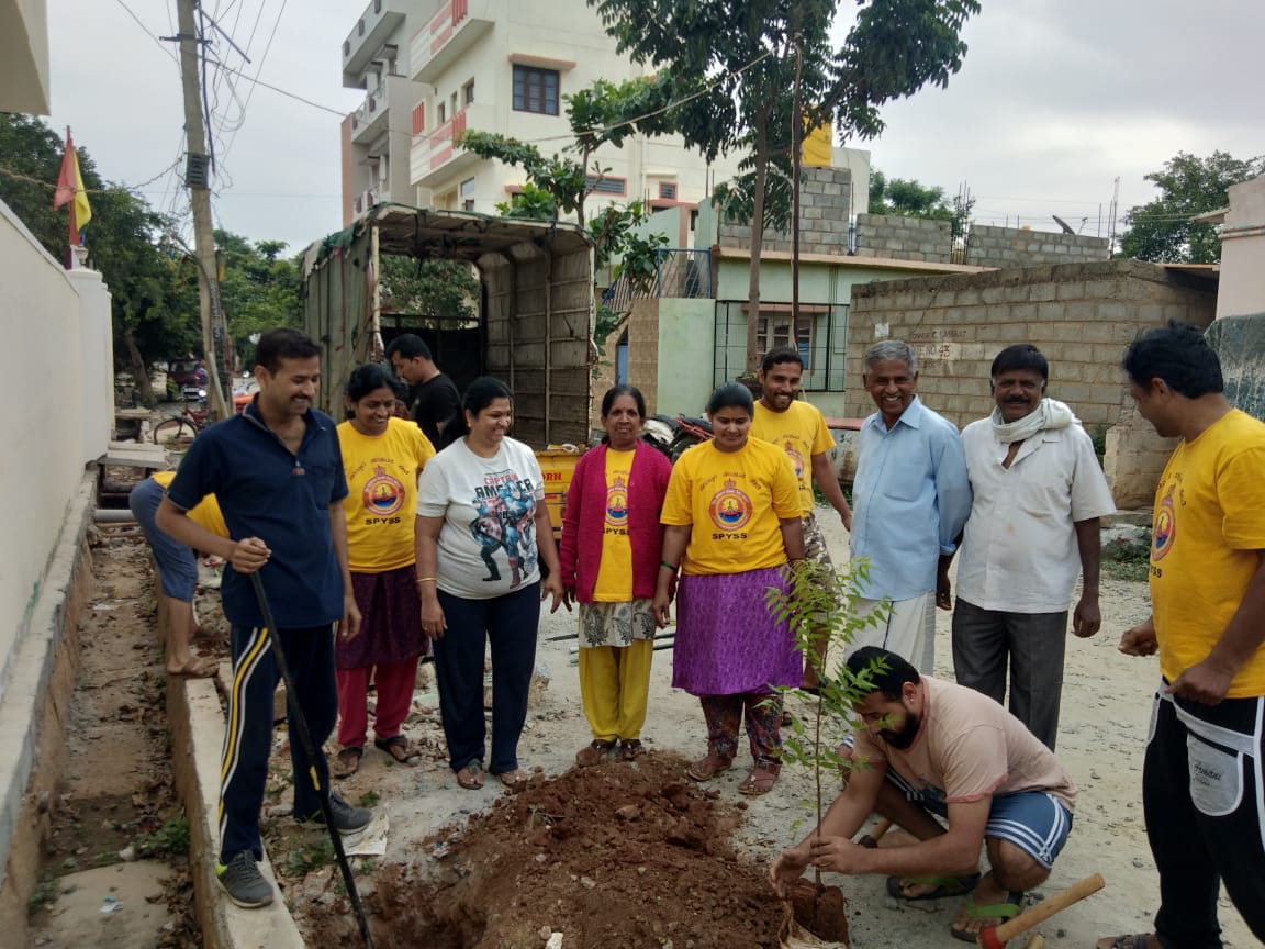 SPYSSYOGA's tweet photo. #GoGreen 
Plantation by #SPYSS team https://t.co/FUhbgyclzQ