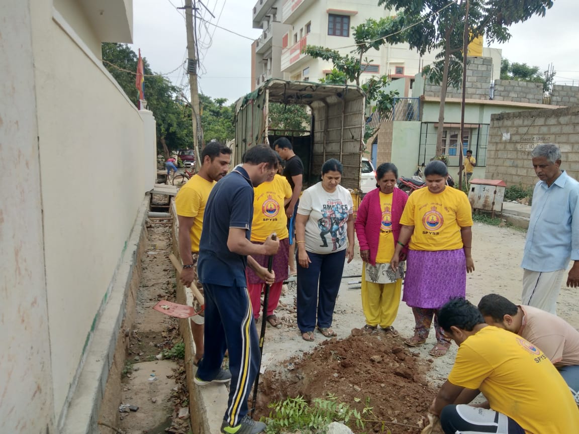 SPYSSYOGA's tweet photo. #GoGreen 
Plantation by #SPYSS team https://t.co/FUhbgyclzQ