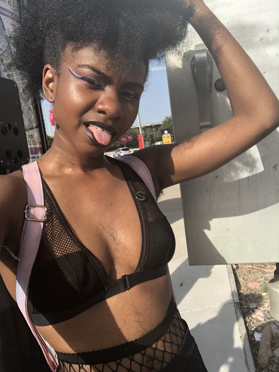 AfroPrincex's tweet photo. Spent the last day of #PrideMonth with cute af friends at #Queerbomb 🌈🌈🌈 Such a blast!!! https://t.co/gzxRZ92oQT