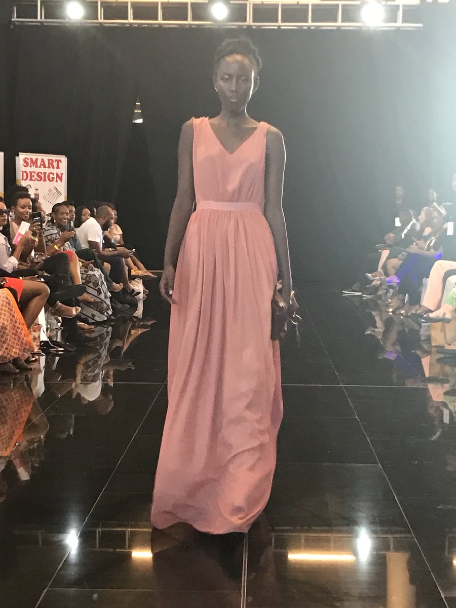 CandyBaso's tweet photo. Beautiful collection from @soniamugabo #Fashion #MadeInRwanda #CollectiveRw2018 #Kigali #Rwanda https://t.co/JZt7mqZL9P