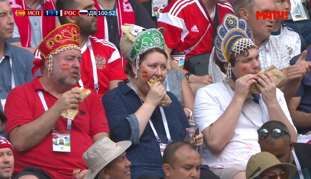 Три девицы вечерком... 😂😂😂
#РоссияИспания