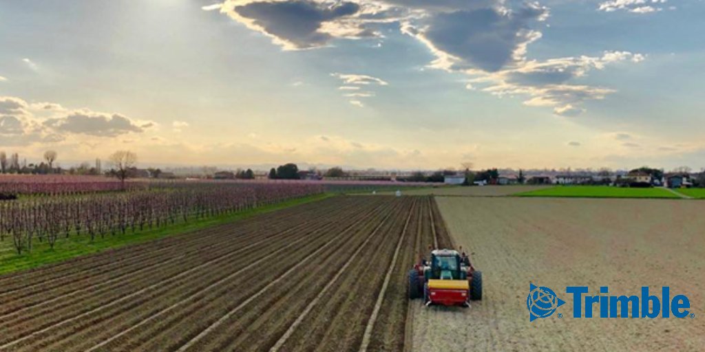 ptx_trimble's tweet photo. "GFX-750 in action in a lovely Italian countryside," Thanks for the great photo by Matteo Antonello of Vantage Italia https://t.co/FndQEr9FMR #Trimbleondisplay #Trimbleagworld https://t.co/5gTJxAPhxO