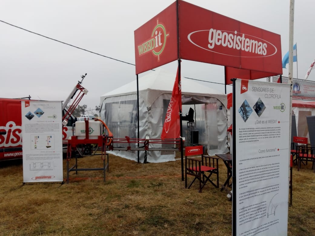 HYoungGEO's tweet photo. ExpoBandera 2018 #santiagodelestero @WEEDit_ #aplicaciondirigida @topconag #pilotosautomaticos #cropspec #eBeeSQ #drones #banderillerossatelitales #dosisvariable. Pasa a conocer los último en #AP @geosistemassrl https://t.co/Yh953uQ5qo