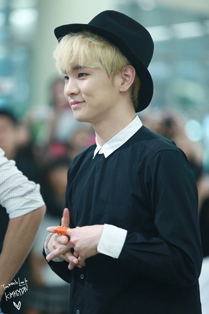 991KEY's tweet photo. #seductιvesundαy https://t.co/7OFuplXY4i