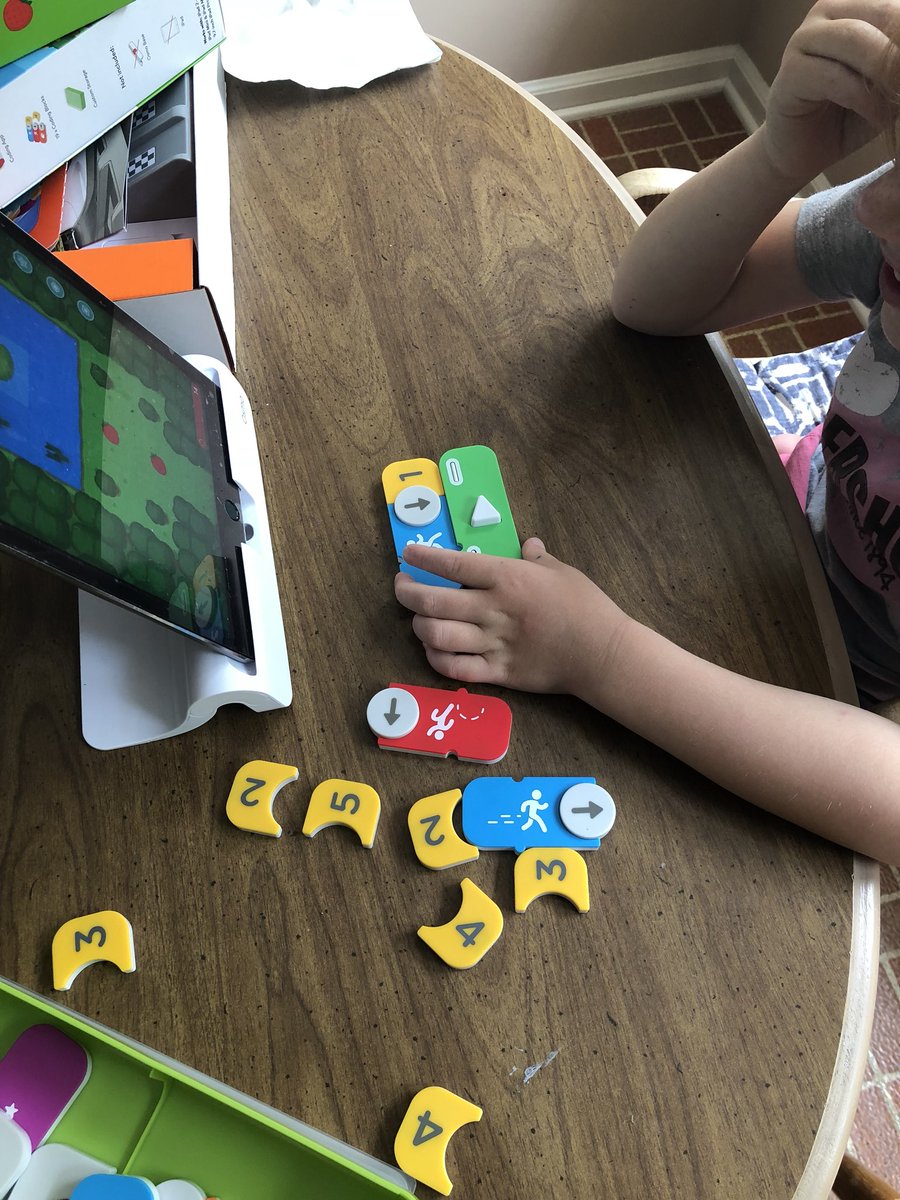 PSD_EReichert's tweet image. Staying cool with @PlayOsmo  on this hot summer day!!!  #codingawbie and #osmonumbers
