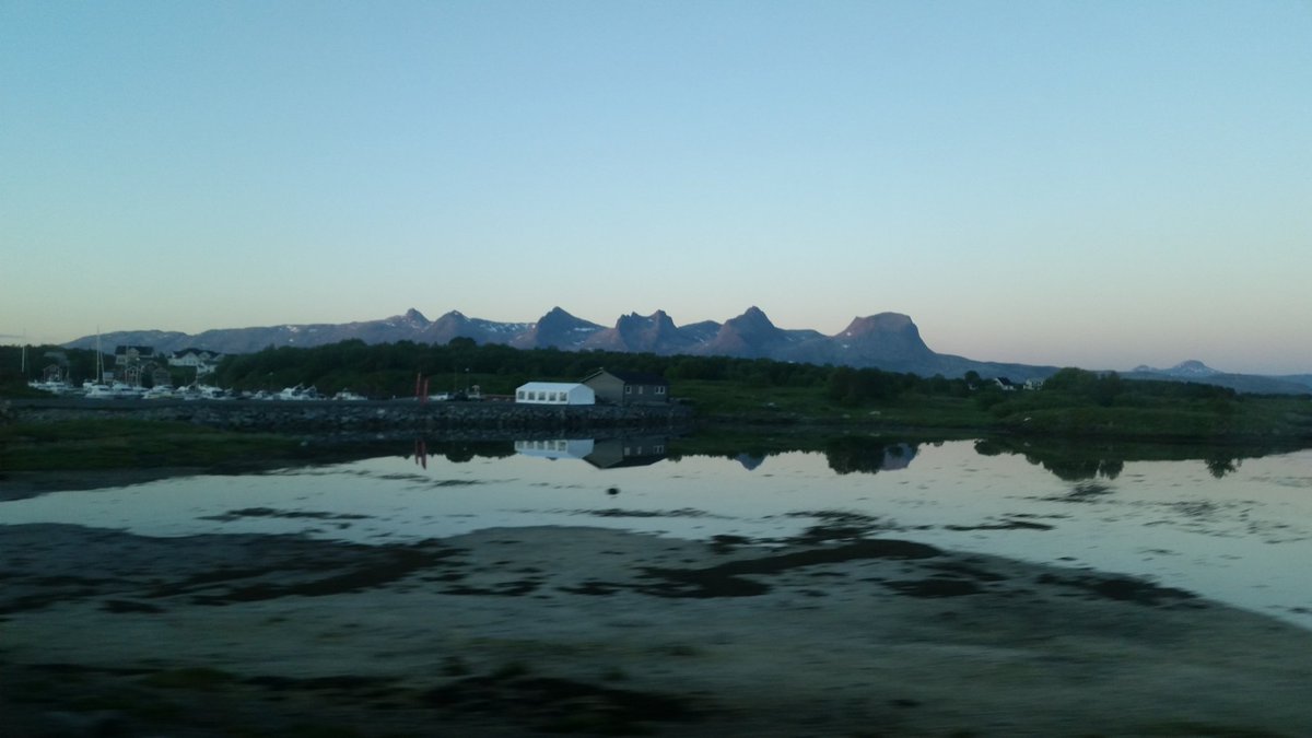 CherryLeeMewis's tweet photo. In other news, here's the beautiful sights we were treated to last night/early hours of this morning in Heroy, Norway...midnight sun absolutely beautiful... #norway
#MidnightSun #heroy #musicianslife https://t.co/B01hc9pJrE
