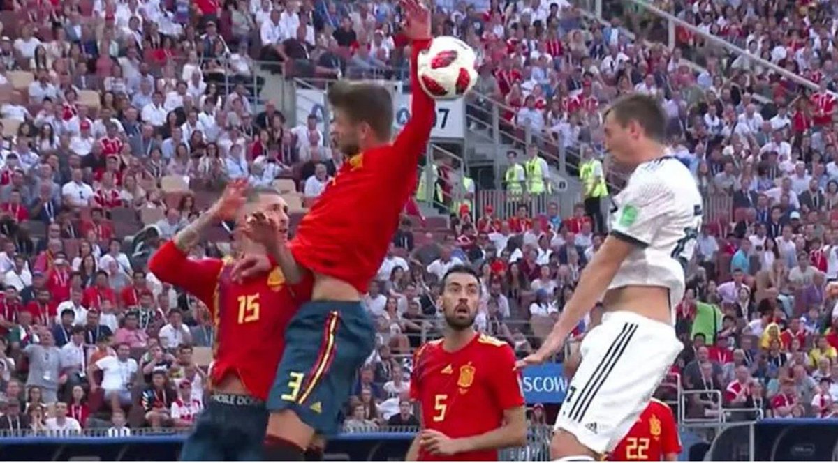 Que me he liaó illo, iba a hacer un mate.
Pensaba que esto era basket...