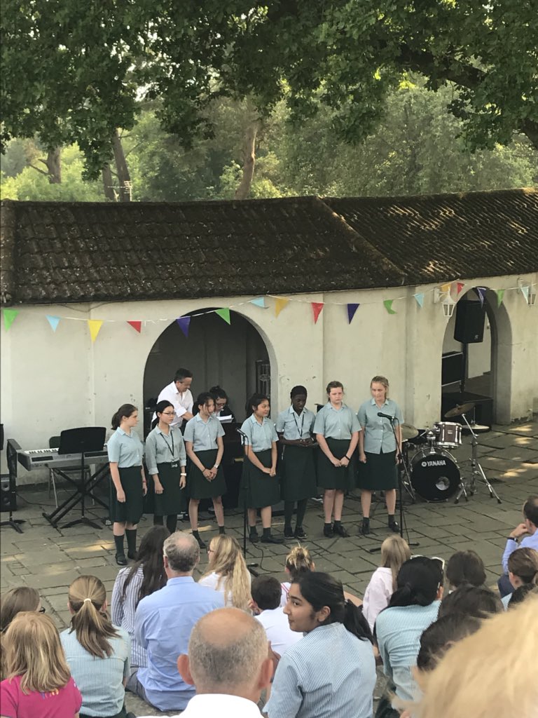 DowneHouse's tweet photo. A really relaxed vibe in Busker’s Corner where we are enjoying some beautiful performances! Well done everyone - it’s not easy when you can see the whites of your audience’s eyes! 👀 #DHFW18 @DowneHouseMusic #buskerscorner https://t.co/DUnLr8yI2V