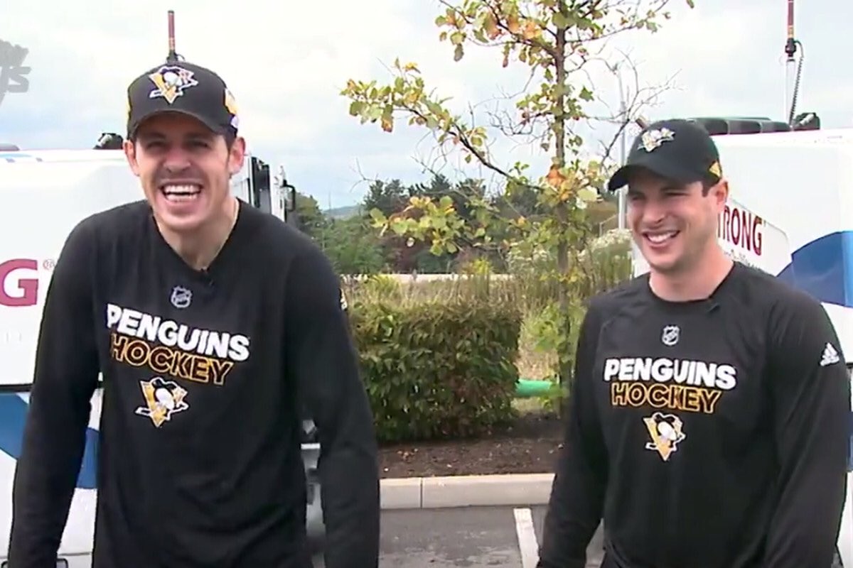 notmalkinego's tweet photo. you: ‘wow, tavares &amp; matthews, how is anyone going to compete with that one, two punch down the middle!?’

me, an intellectual: https://t.co/FOWgc6Y59R