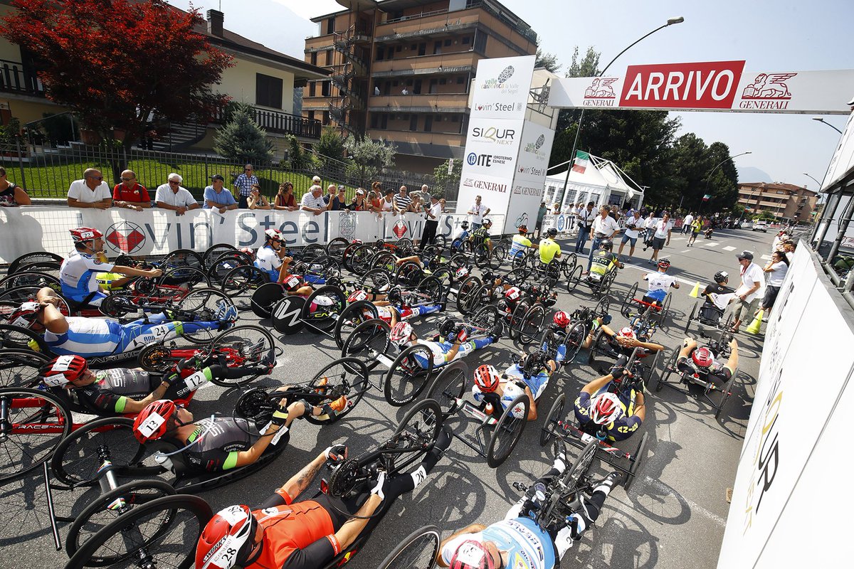 CICDarfoBT's tweet photo. Abbiamo 23 nuovi Campioni d’Italia 🇮🇹 per scoprire i loro nomi, leggere le classifiche complete e ammirare le foto degli #Assoluti di #Paraciclismo di #DarfoBoarioTerme correte sul sito https://t.co/8RUxdz8sgJ. #Tricolore2018 📸 @lucabettini87 / @bettiniphoto / @sprintcycling https://t.co/7XUbmApjhG