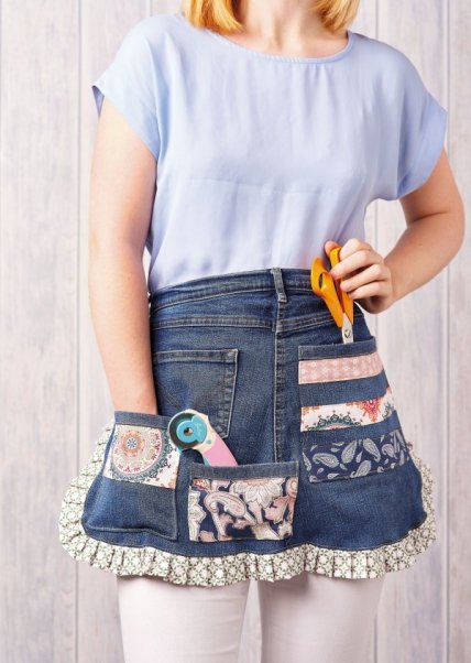 Upcycle that old pair of jeans you’ve been meaning to throw away into a handy apron to store all of your #sewing tools- you’ll never have to go hunting for misplaced scissors again! ow.ly/b5ns30kGv3L