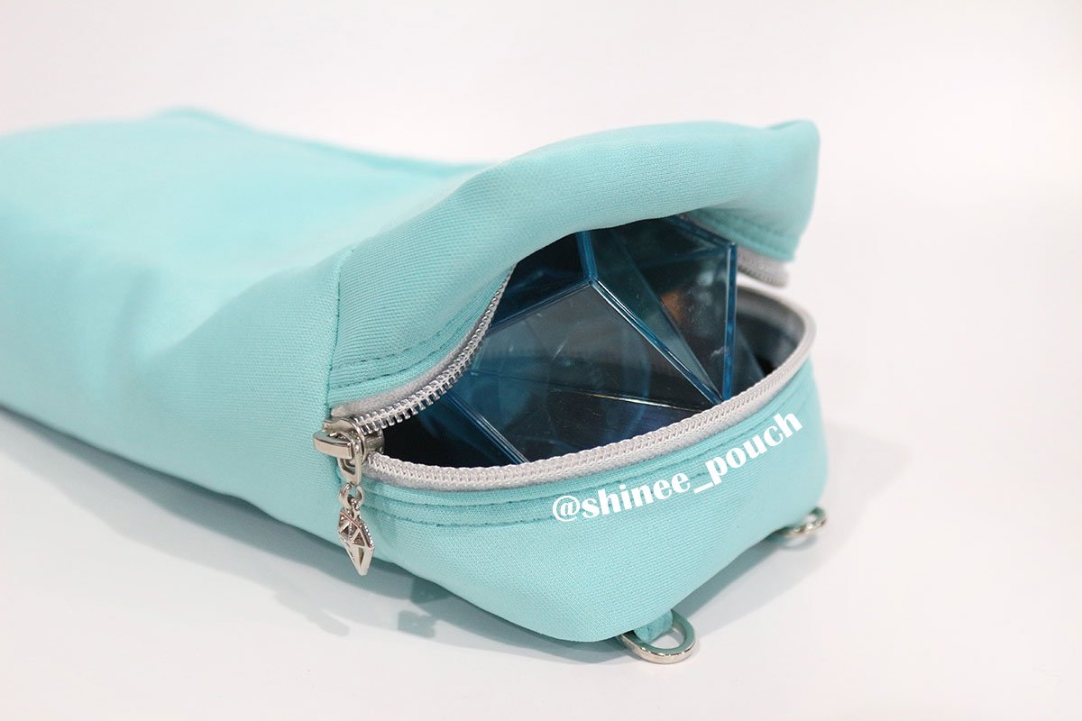 shinee_pouch's tweet photo. 💎 샤이니 케이스 💎
샤팅스타케이스와 손풍기케이스 주문폼입니다.

- 주문폼 -
https://t.co/ibMVEPxWNp
7.2(월) ~ 7.8일(일)

💎RT는 사랑입니다.
그 사랑에 보답하기 위해 
주문기간 중 RT해주시는 2분께 
원하시는 케이스 1개를 선물합니다💝

#SHINee #샤이니 #샤팅스타 https://t.co/odhBLFme5T