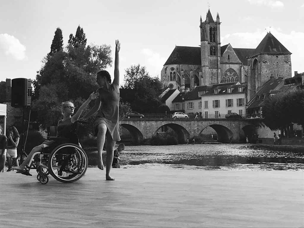 lisagmrs_'s tweet photo. L’handidanse est l’art d’adapter le mouvement afin de le rendre accessible à tous. C’est donner une chance à chacun de s’exprimer. #capdanse https://t.co/rbhNDhVXl9
