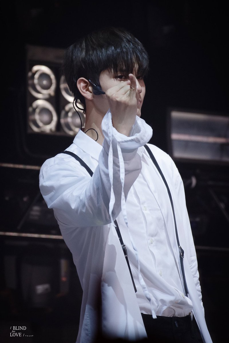 BlindforLove825's tweet photo. 【Blind for love】
180621 HD 
ONE：THE WORLD IN SAN JOSE
White shirt is the best weapon for men

#OngSeongWu #옹성우 #워나원 #성우 https://t.co/Oolj9cN4RK