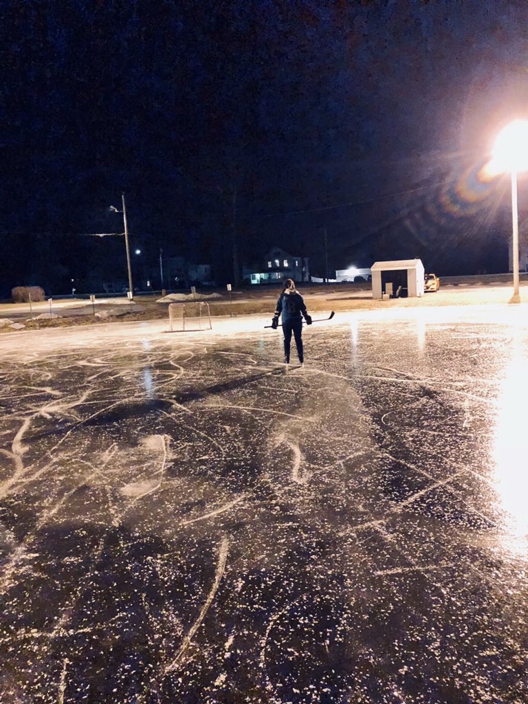 Matt_Geraci's tweet photo. Days like today really make me miss being on the pond. #summersucks #toohot #hatesweating https://t.co/IsIvqhyDGB