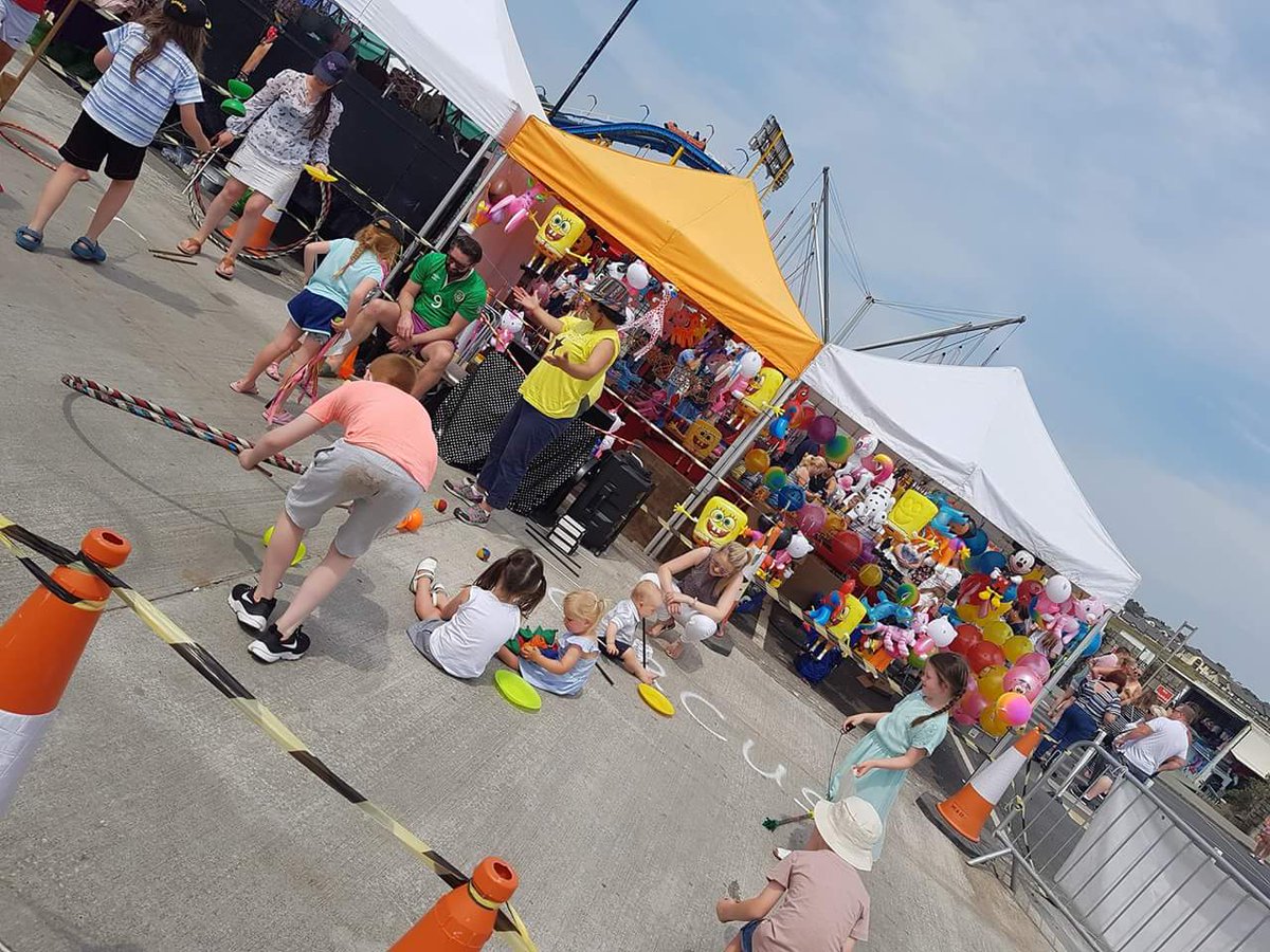 PromFestTra's tweet photo. A big thanks to our #sponsors Moe's Cafe &amp; Brooklyn Restaraunt, to all our #volunteers for their time, to all our #acts &amp; #entertainment, and of course to all the members of the public. #tramore #promfest @tcrfm @WaterfordIYP @TramoreChamber https://t.co/pohVzyVx20