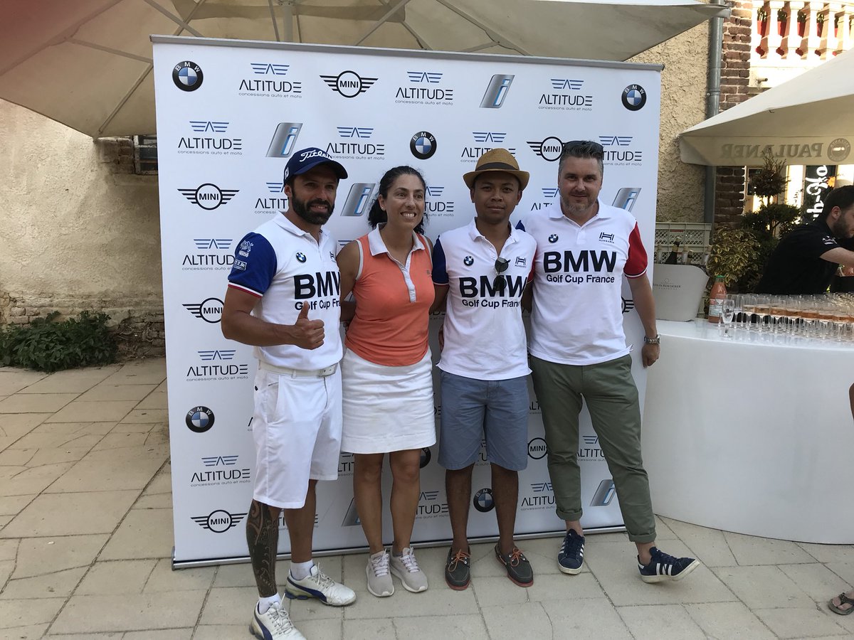AltitudeBMWMINI's tweet image. #WeAreAltitude 

⛳️ 3ème étape de la #BMWGolfCupFrance avec le #GroupeAltitude et #Altitude69Villefranche au #Golf de Mionnay 

⛳️ Remise des prix 🏆 ... et PHOTO DE FAMILLE !!!