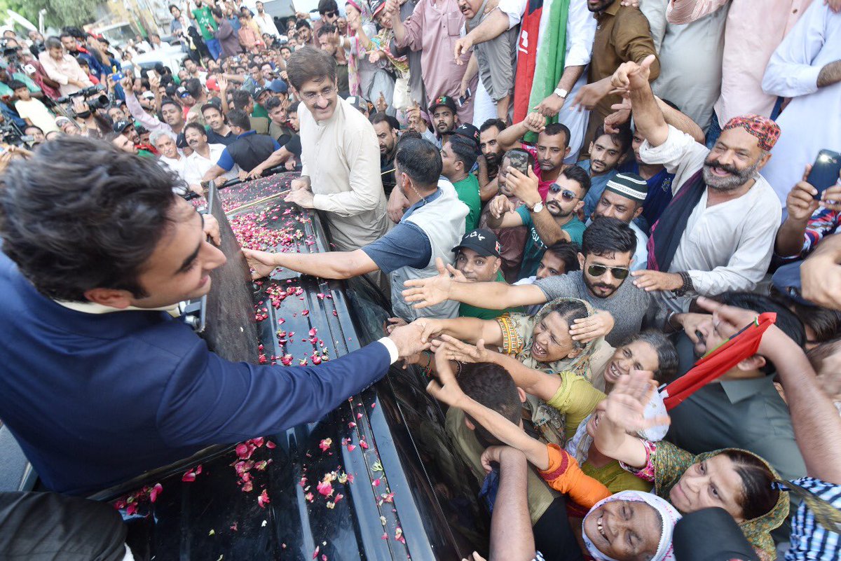 AseefaBZ's tweet photo. #LyariBhuttoKa 
#LyariBilawalKa 
❤️🖤💚 https://t.co/6yWFLyTp5D