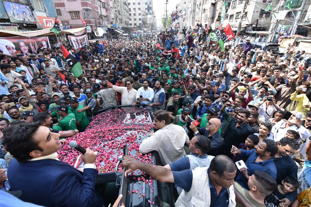 AseefaBZ's tweet photo. #LyariBhuttoKa 
#LyariBilawalKa 
❤️🖤💚 https://t.co/6yWFLyTp5D
