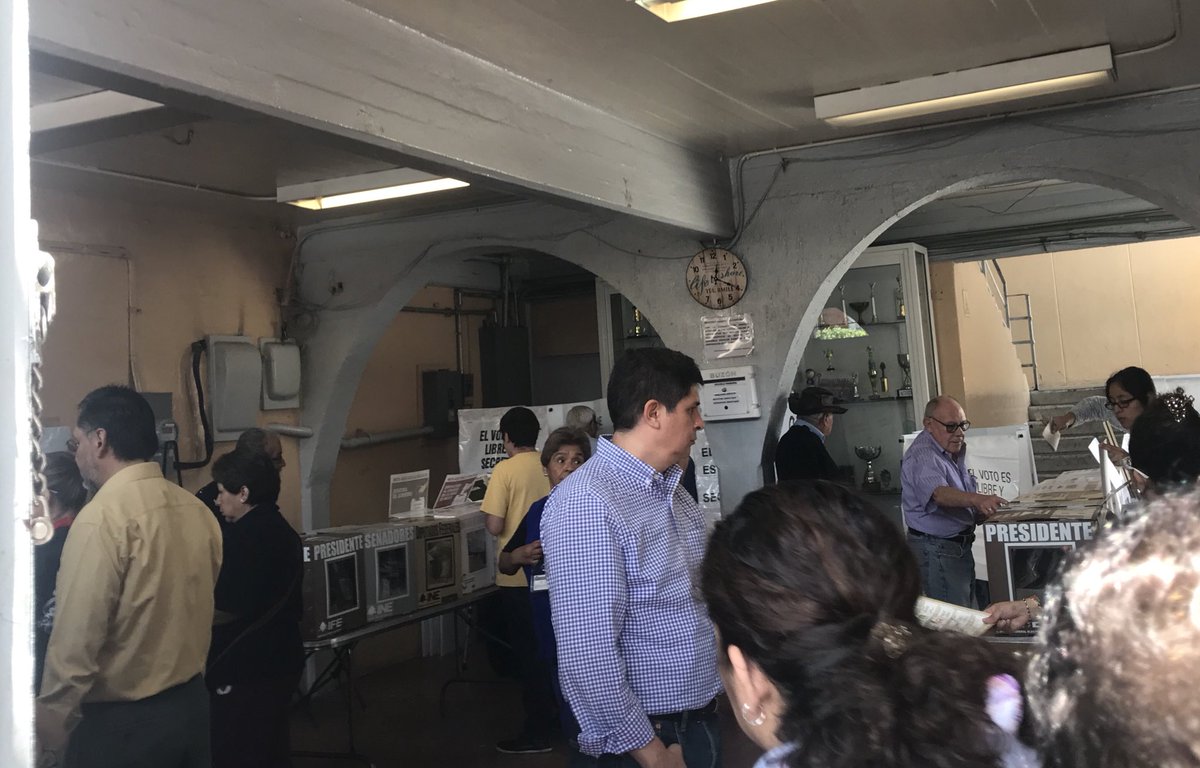 Neoperla's tweet photo. Ya votamos! #elecciones2018
Lo hicimos en la histórica Escuela Emiliano Zapata, Arquitectura #Funcionalista #JuanOGorman Murales #PabloOHiggins en nuestra amada @Col_Industrial https://t.co/iXDQPTqfob