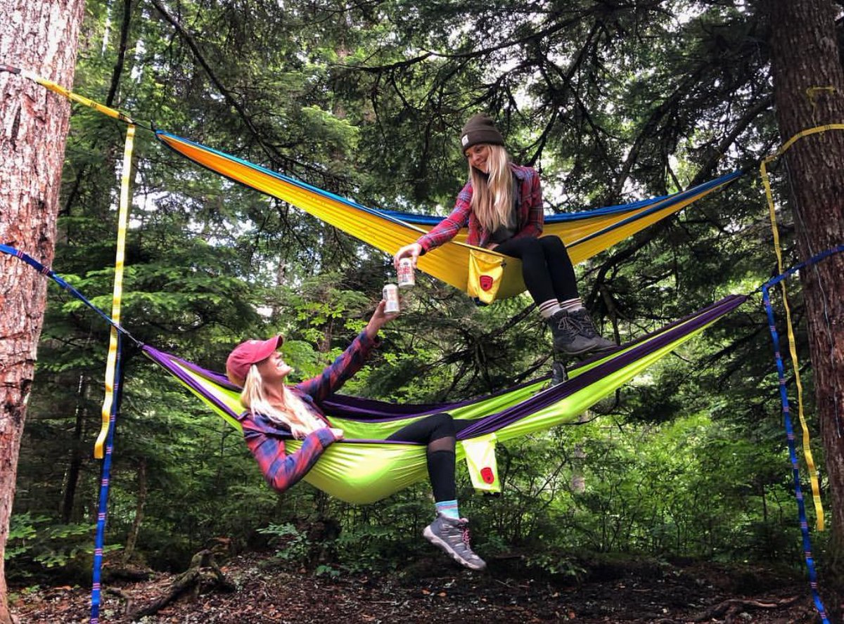 Wishing you all a very Sneaky and extra Canadian long weekend! Cheers! 🇨🇦 🎉 🍻 // 📸 <a href="/sammi_saint/">Sammi</a> #sneakyweasel #canadaday #bccraftbeer