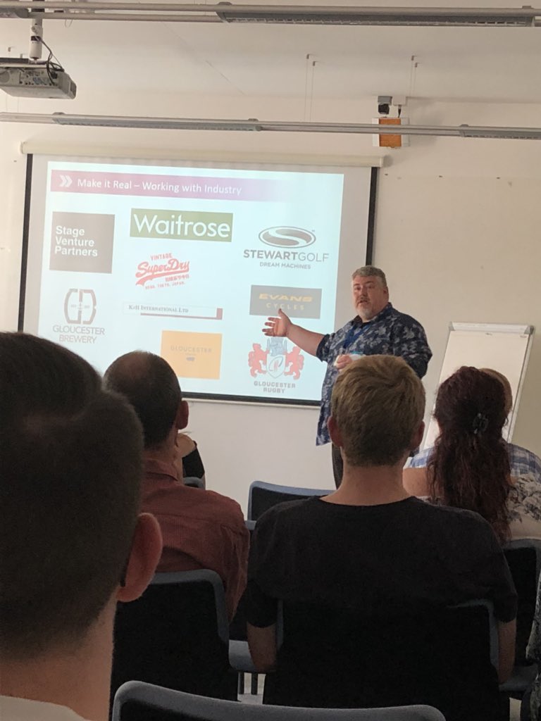 Louisefreid27's tweet image. Our course leader @StrategyEvans inspiring prospective business and management students  @uniofglos #business #uni #students #chooseUoG