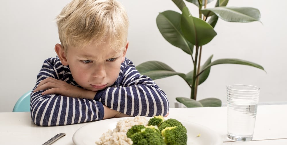 KidDisconnected's tweet photo. Problem feeders have a much more difficult time eating than kids who are simply picky eaters. One problem virtually all of them share is weak facial muscles due to brain imbalance. https://t.co/STEhdvIXYU #DKRF #pickyeaters https://t.co/vZOcemxfLV