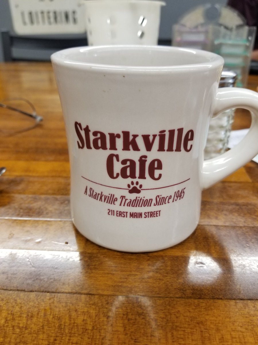 bhendersonmsu's tweet photo. @KelCosteira @bulldogs810 You'll find me at the "Liars Table" ... 7:30-8:30.  #CenterOfTheUniverse https://t.co/agy5rN68GM