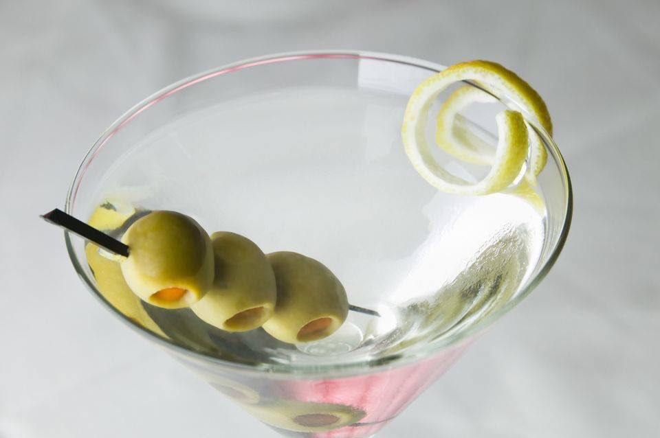 LeanVodka's tweet image. Looking for a simple drink that perfect for day drinking or for a night out? Then a Vodka Martini is the answer! #LeanVodka #Lean #liquor #vodkalife #mixeddrinks #goodtimes #goodvibes