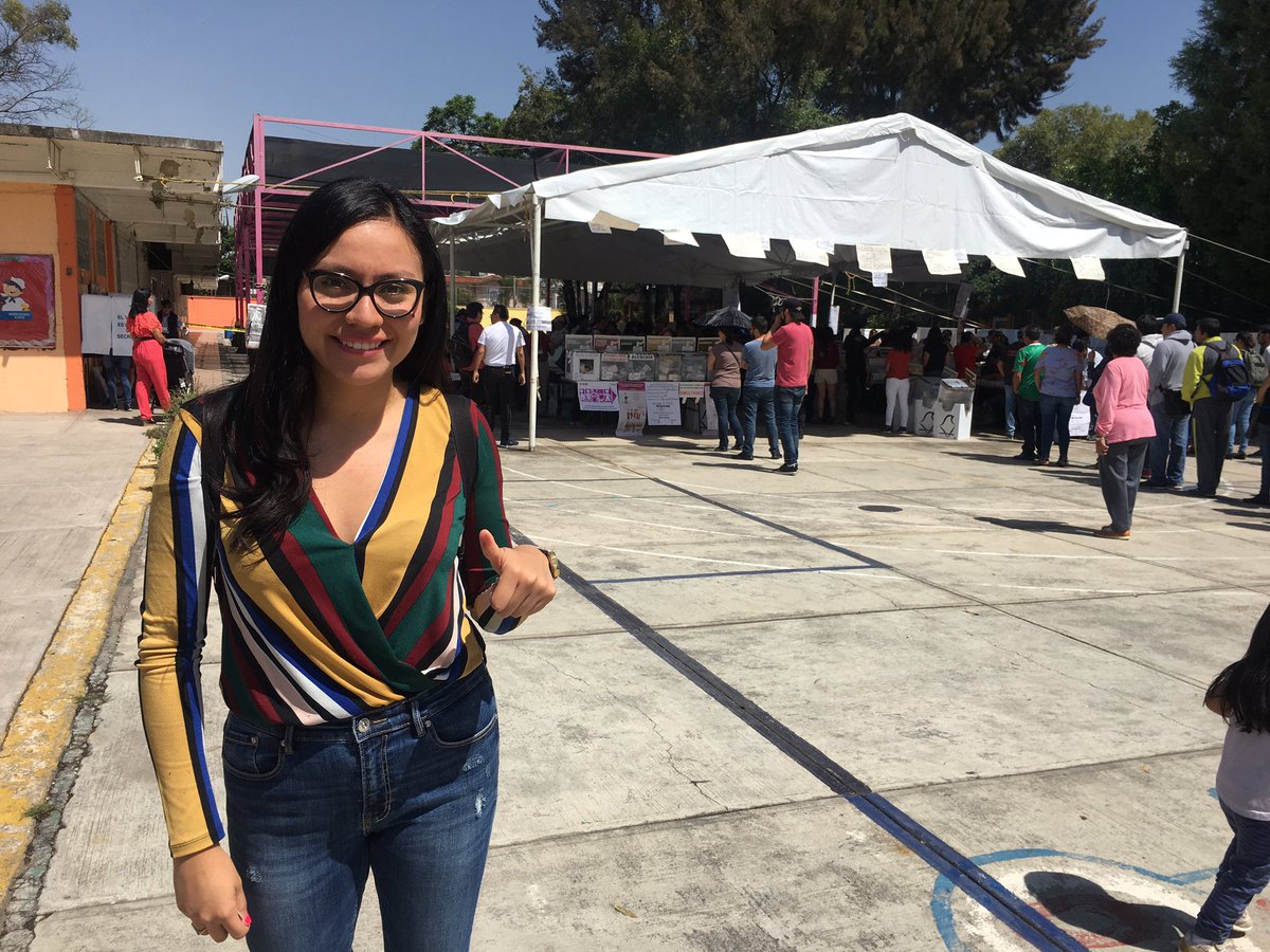 villa_marita's tweet photo. Con alegría y con la convicción firme de mi militancia perredista, ya voté. 😃💛🔆🖤
#Eleccciones2018 #PRD #PorMéxicoAlFrente #PorLaCDMXalFrente https://t.co/CKnTULsKTr