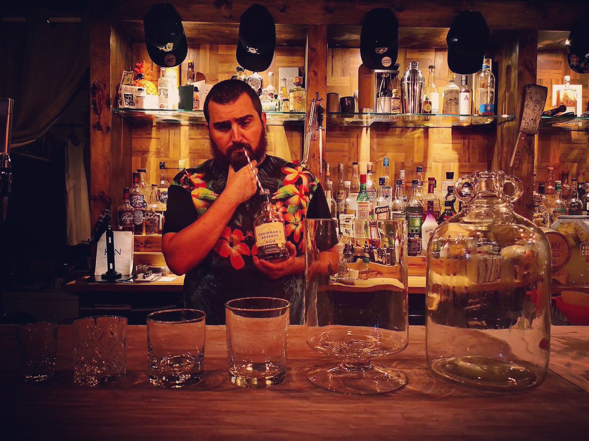 We’re shaking up some @chairmansreserveuk mai tais, but with a @kin_edinburgh slant. Keep your eyes peeled for more info! Here’s a pic of when Sam tried to decide which glass to use... which size would you pick? Share our tweet for a chance to win something special
#chairmansrum