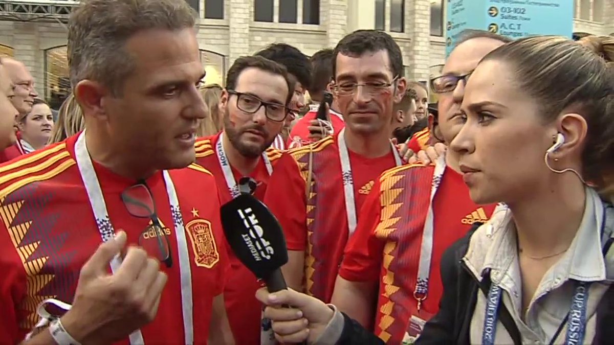 telecincoes's tweet photo. La brillante respuesta de María Gómez a otro gesto machista de un hincha: “Periodista, lo de guapa no hace falta” https://t.co/CqRGxEHqMV https://t.co/ZY7ipF7oiK
