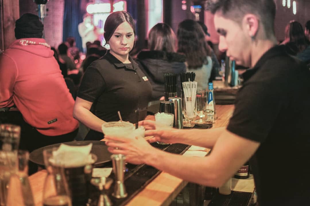 comedyrestobar's tweet image. Excelente cierre de semana 👏👏👏 Buen domingo para tod@s !! 😊